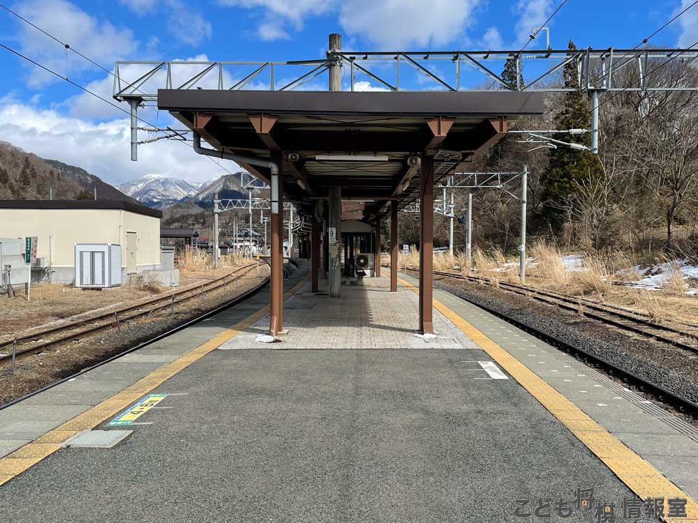 山寺駅ホーム