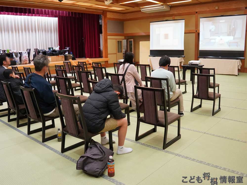 会場の様子(後方より)