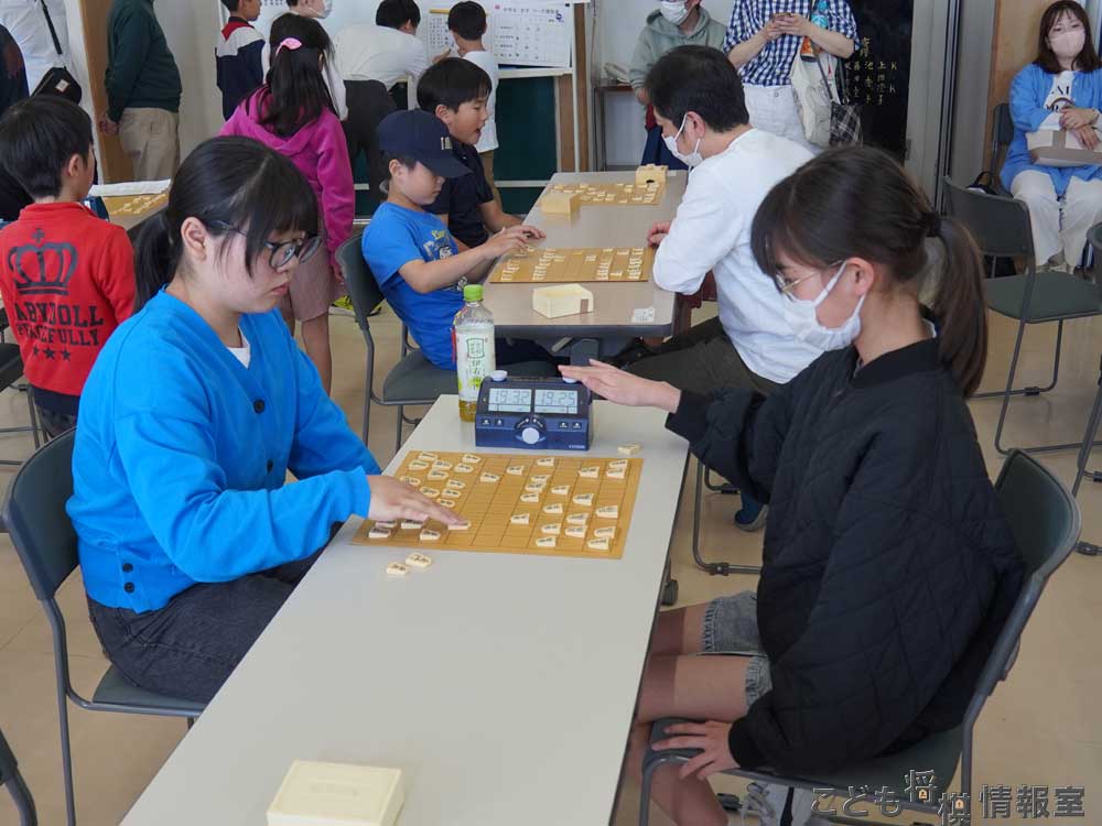 中学生女子