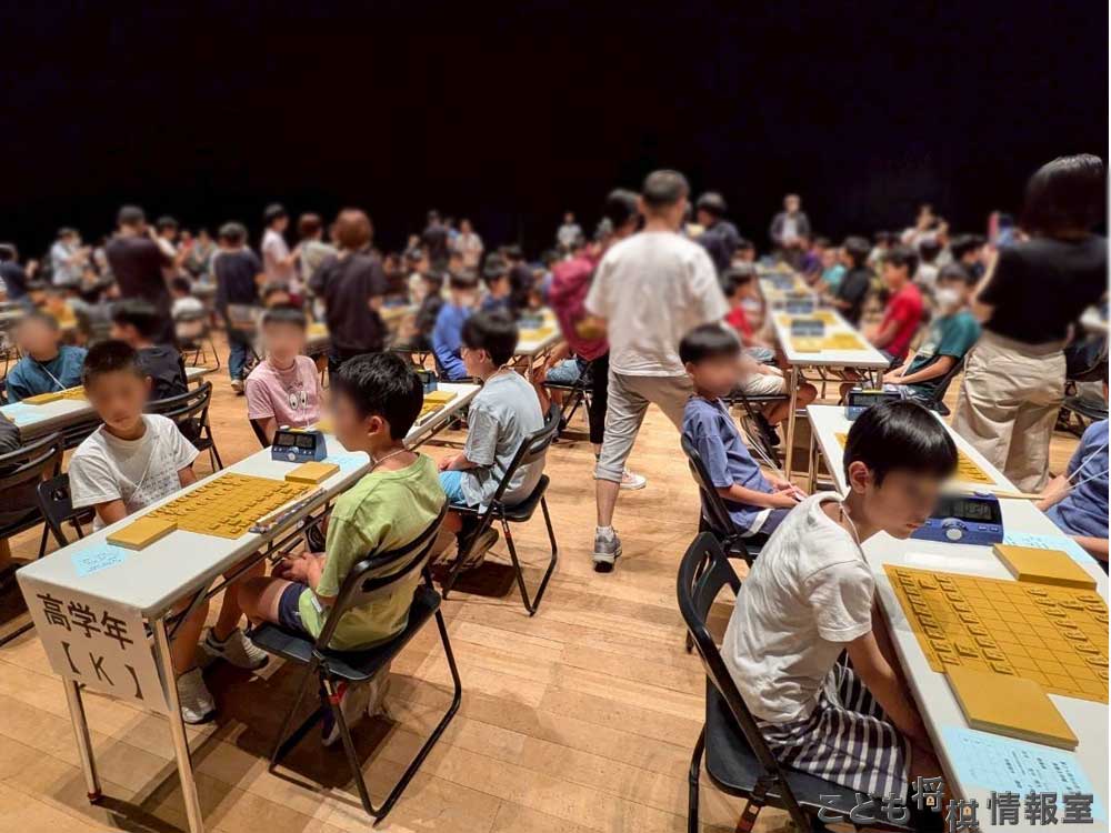 壇上での写真撮影3