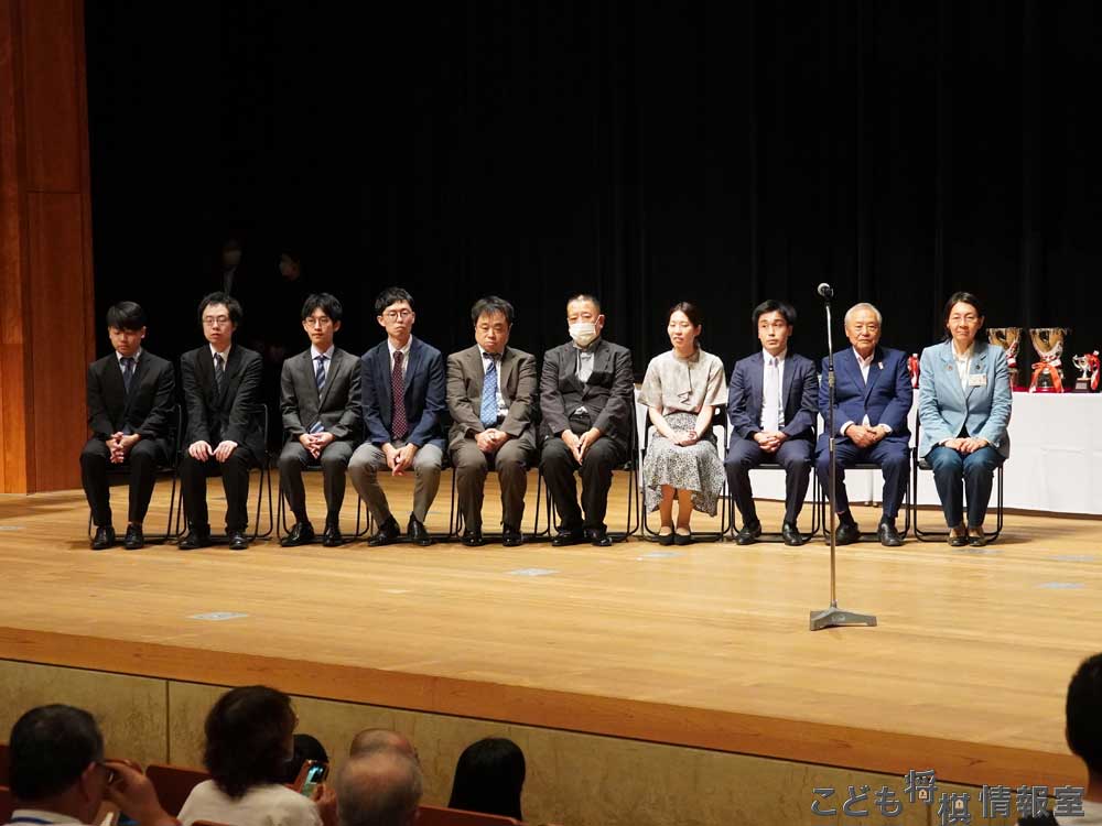 参列者