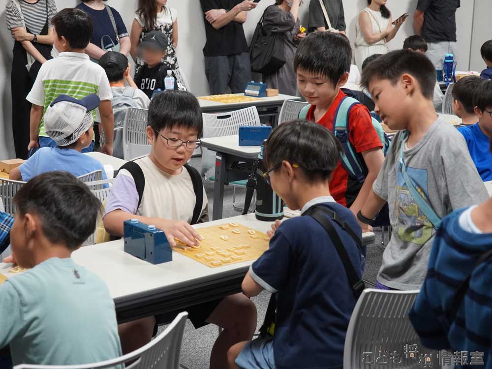 友達同士で練習将棋