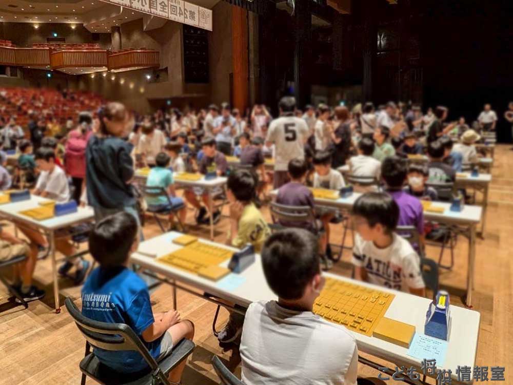 壇上での写真撮影1