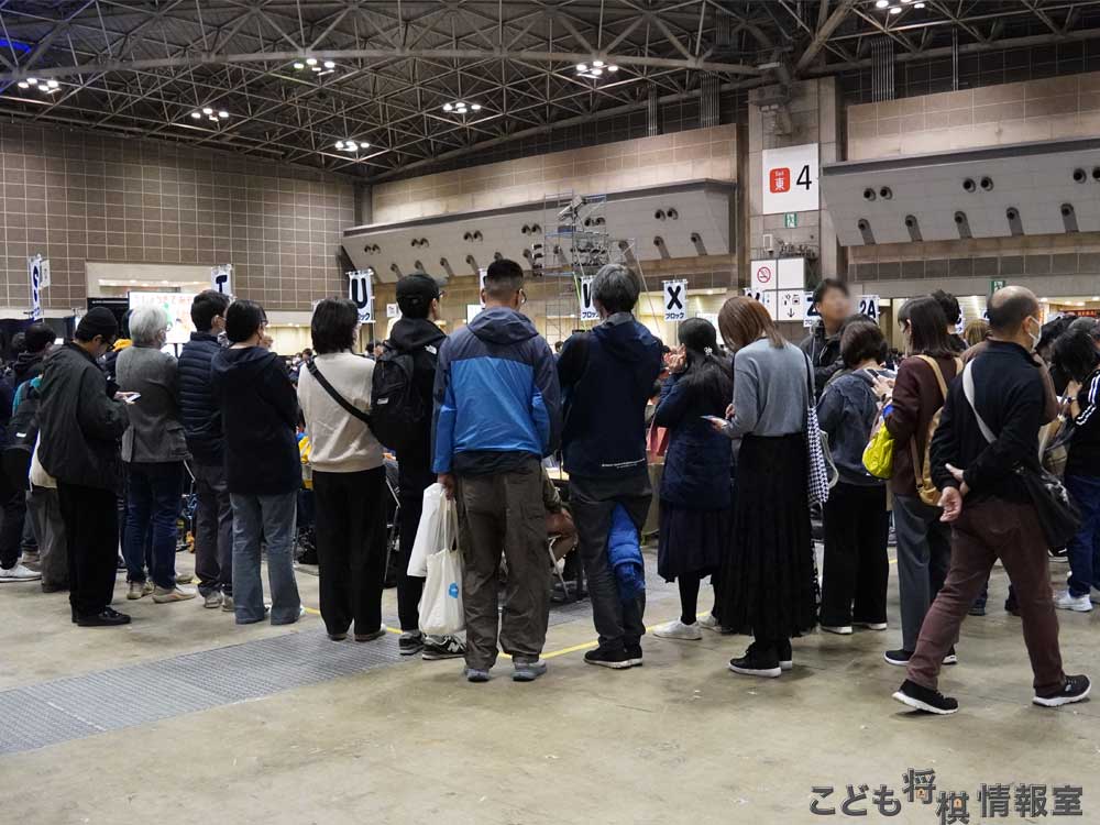 開会式を待つ保護者②