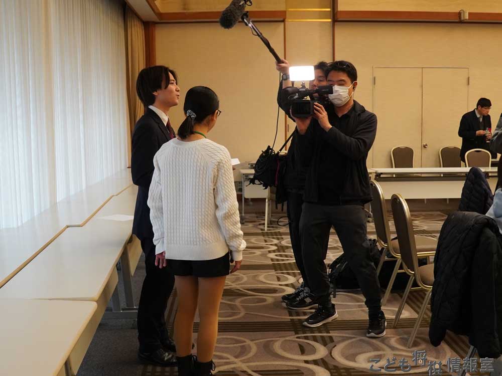 インタビューを受ける選手②