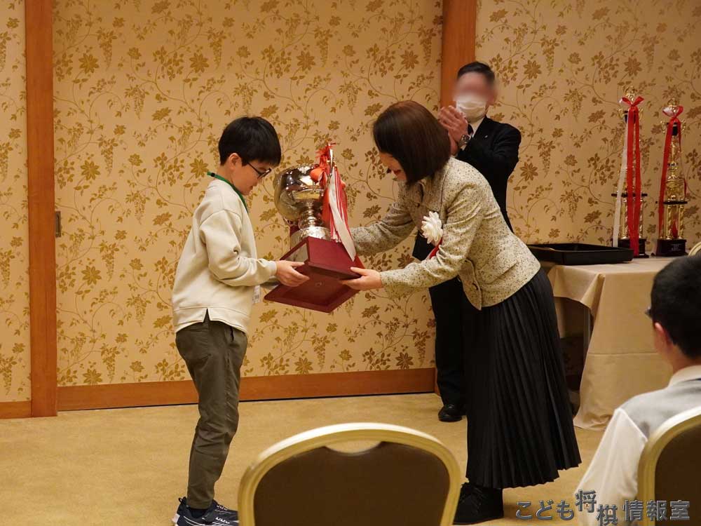 内閣総理大臣杯の授与
