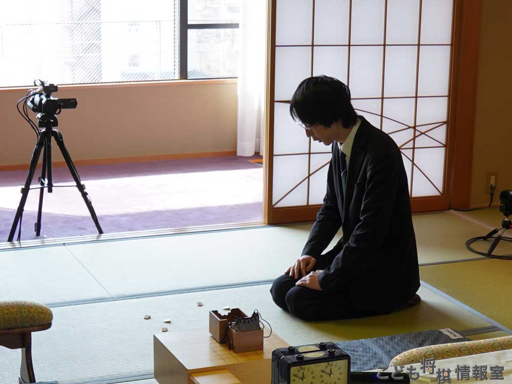 振り駒の様子