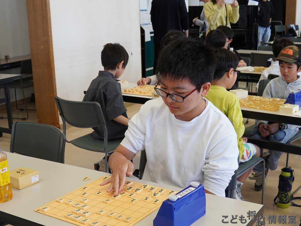 中学生男子