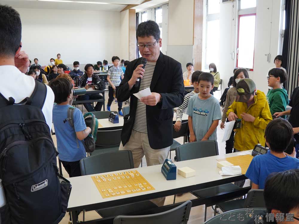対局席に案内