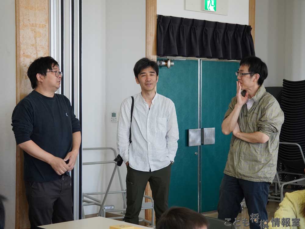 親御さん同士で談笑