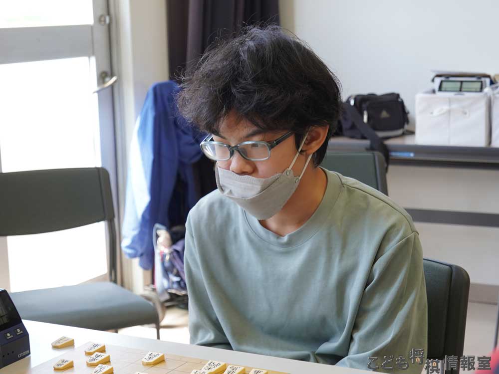 中学生男子