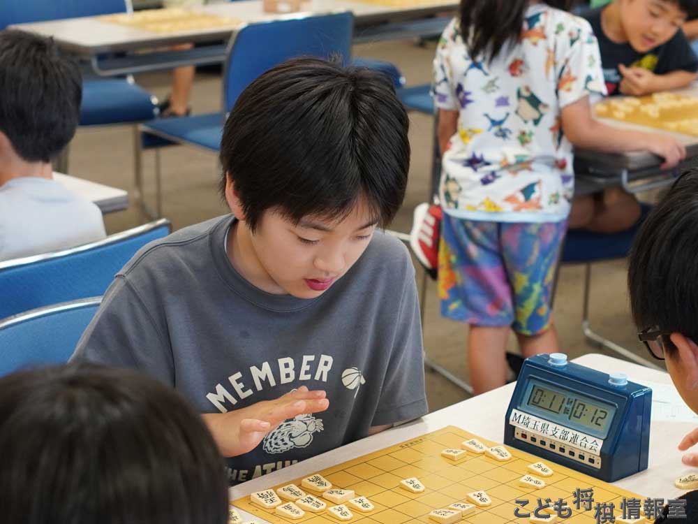 伴場君