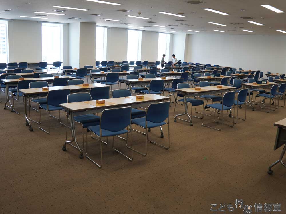 ドラ王座戦会場（前方より）